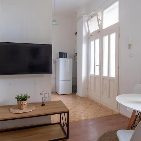 Apartment Very Central 1-br Apt With Patio Budapest