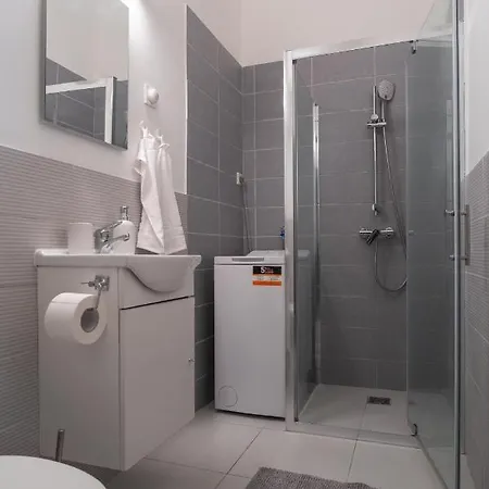 Very Central 1-br Apt With Patio Apartment Budapest