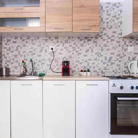 Very Central 1-br Apt With Patio Apartment Budapest